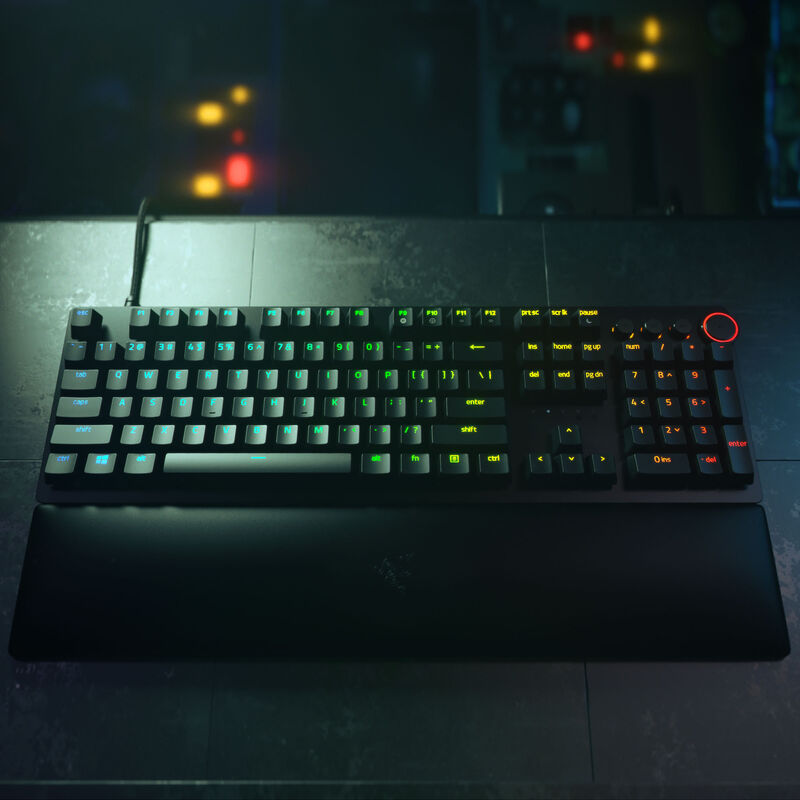Razer Huntsman V2 Red Switch gamingtastatur + Basilisk V3 gamingmus pakket