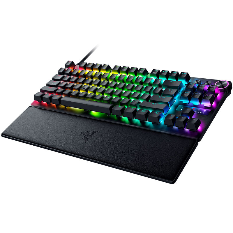 Razer Huntsman V3 Pro TKL gamingtastatur montert på skrivebord