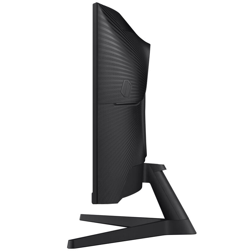 Samsung Odyssey G5 G55C 27 tommer curved gamingskjerm montert på skrivebord