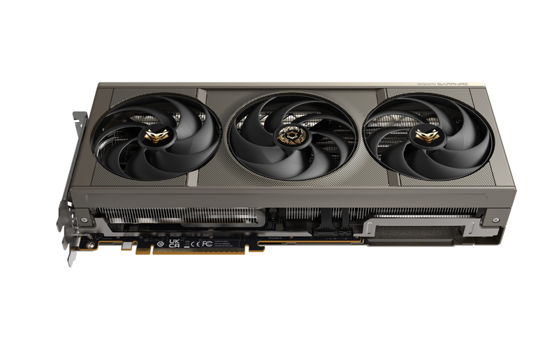 Sideprofil av Sapphire Nitro+ RX 9070 XT OC Crimson Desert grafikkort