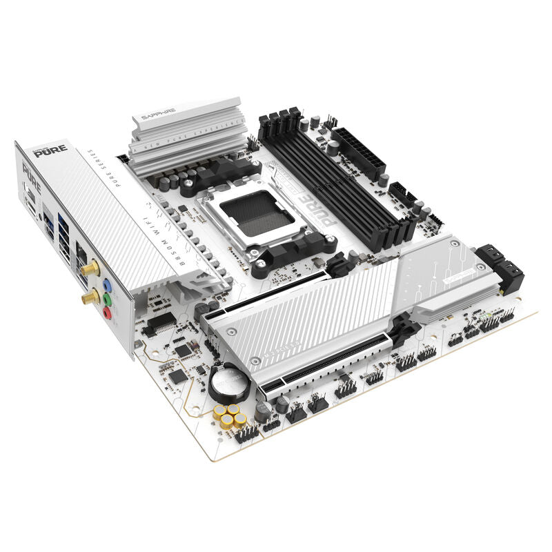 Sapphire Pure B850M WiFi hovedkort montert i PC-kasse