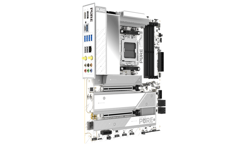 Montert Sapphire Pure X870A WiFi7 hovedkort i PC-kabinett