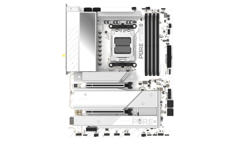 Detaljbilde av PCIe 5.0 x16 spor på Sapphire Pure X870A WiFi7