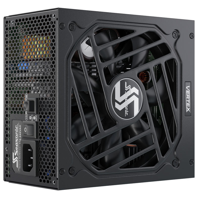 Nærbilde av 135 mm vifte på Seasonic Vertex GX strømforsyning 750 W