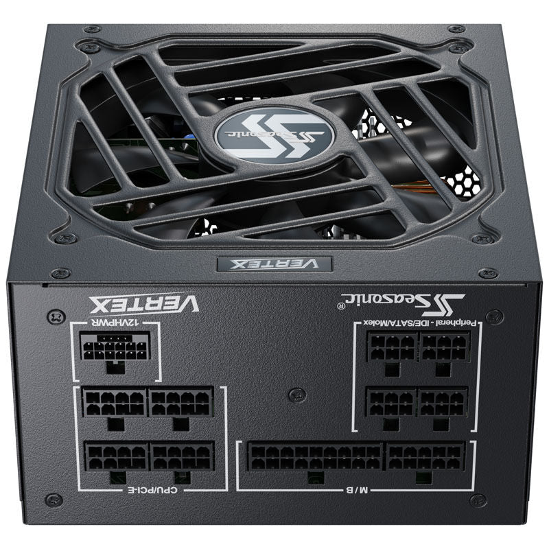 Detaljbilde av kabeltilkoblinger på Seasonic Vertex PX
