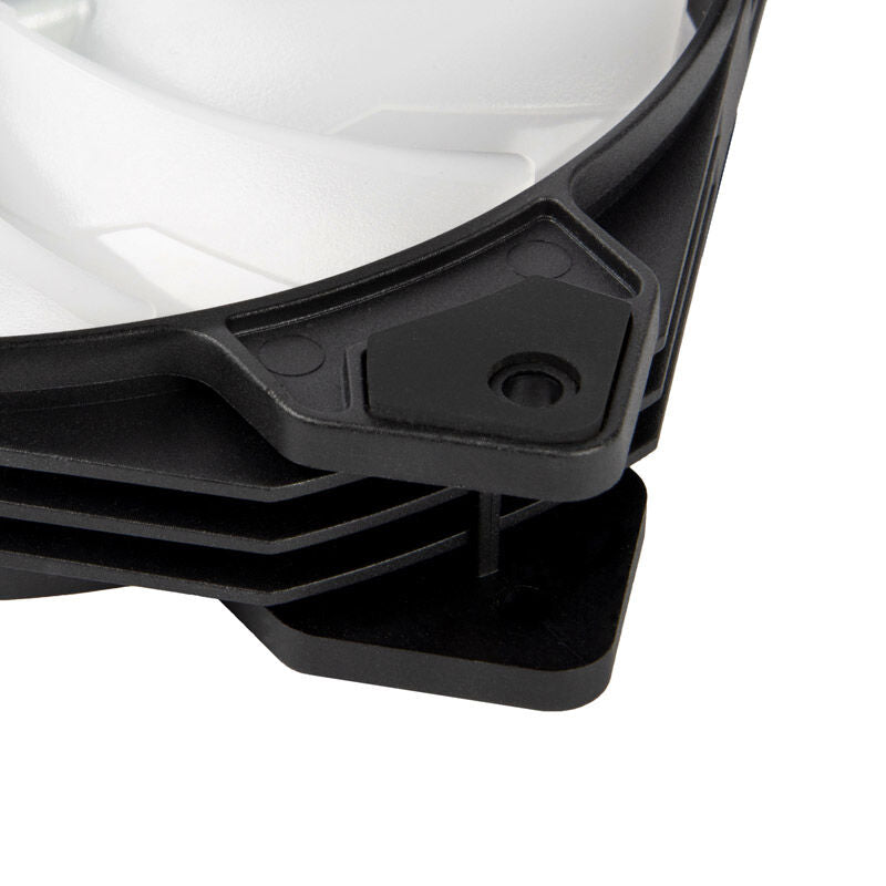 SilverStone IceGem 360 AIO vannkjøling 360 mm ARGB nærbilde av vifte