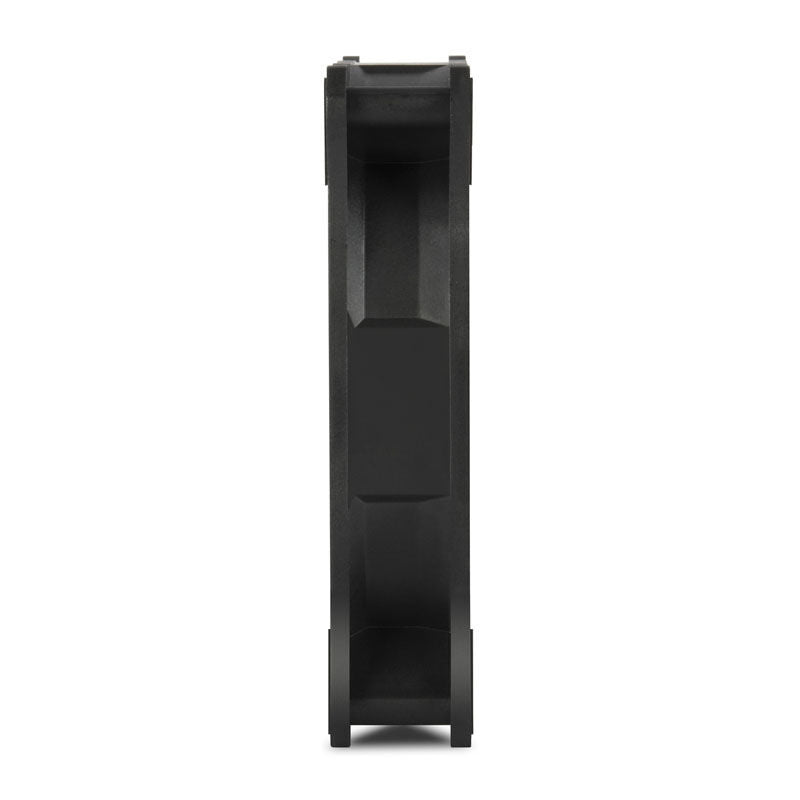 SilverStone Air Blazer 120R vifte montert i PC-kabinett
