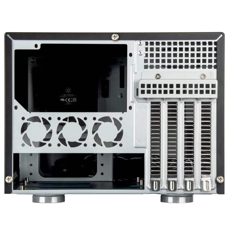 Nærbilde av I/O-panel SilverStone SST-CS351B