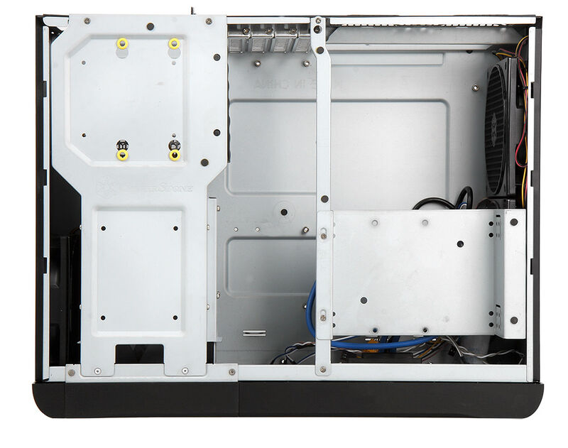 Nærbilde av hot-swap diskplass i SilverStone SST-GD06B Grandia