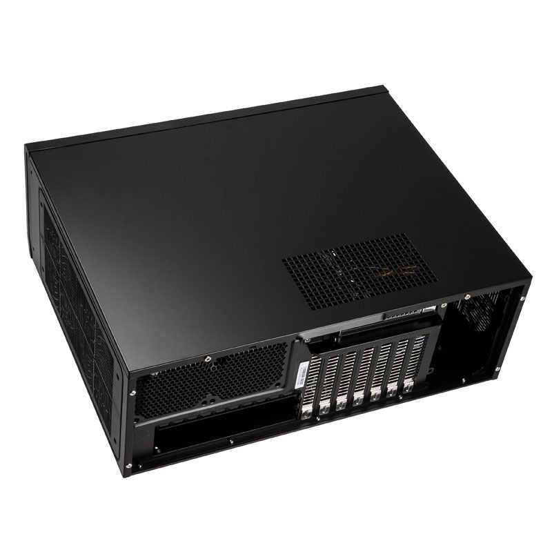 Nærbilde av USB 3.0 porter på SilverStone SST-GD10B Grandia