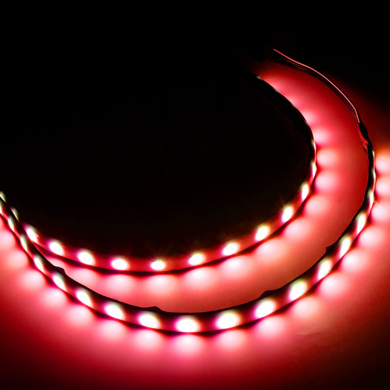 Nærbilde av LED-striper på SilverStone SST-LSB01 RGB LED-hub med 2x LED-strip svart