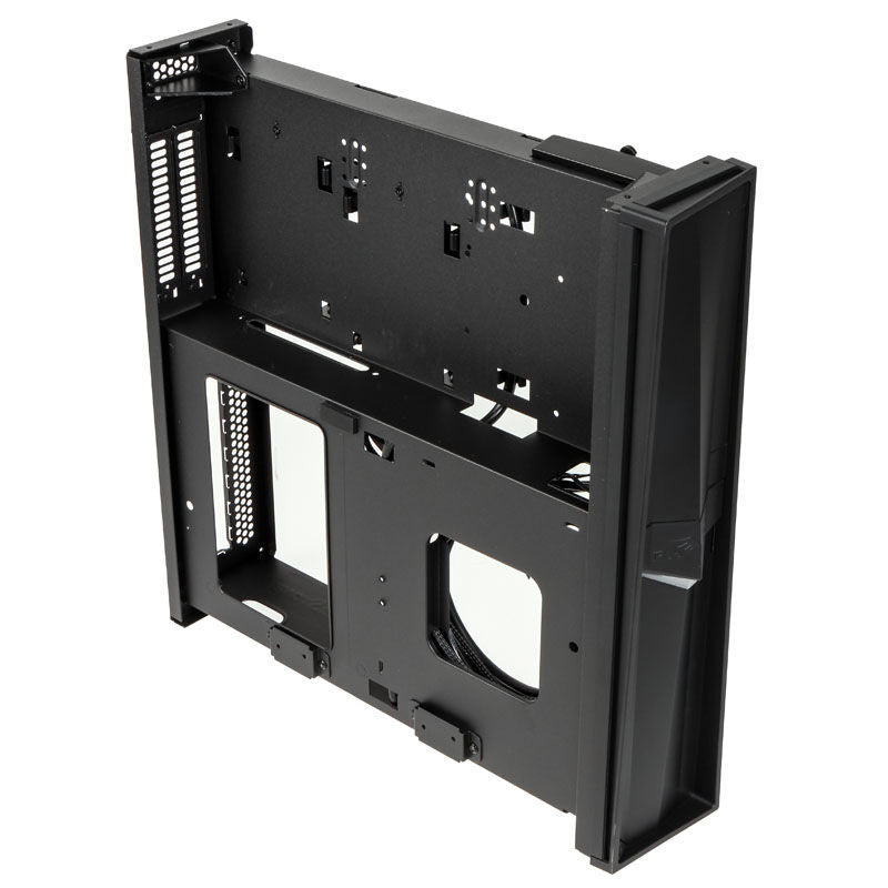 SilverStone SST-RVZ02B-W Raven HTPC kabinett nærbilde av USB-porter