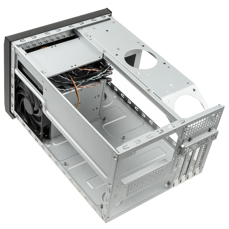 SilverStone SST-SG12B Sugo kabinett montert med komponenter