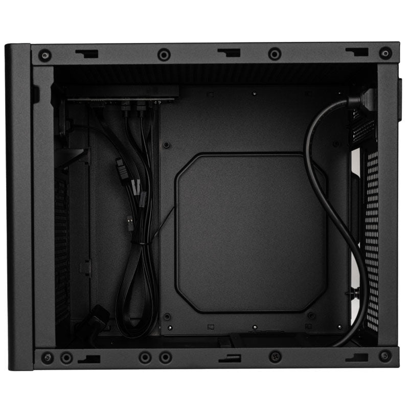 SilverStone SST-SG16B kabinett med grafikkort installert