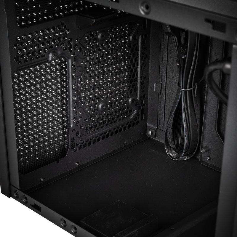 SilverStone SST-SG16B kabinett sett fra toppen