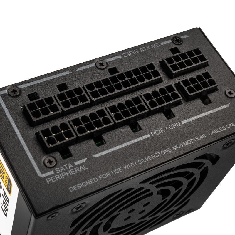 SilverStone SST-SX750-G SFX strømforsyning montert i PC
