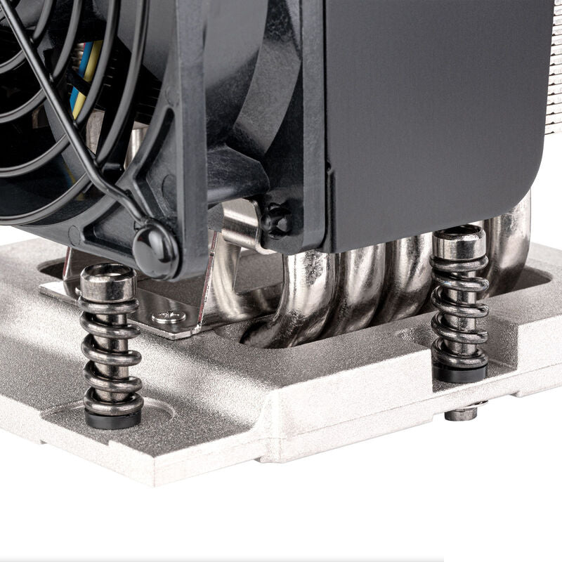 Sideprofil av Silverstone SST-XE04-SP5B CPU-kjøler