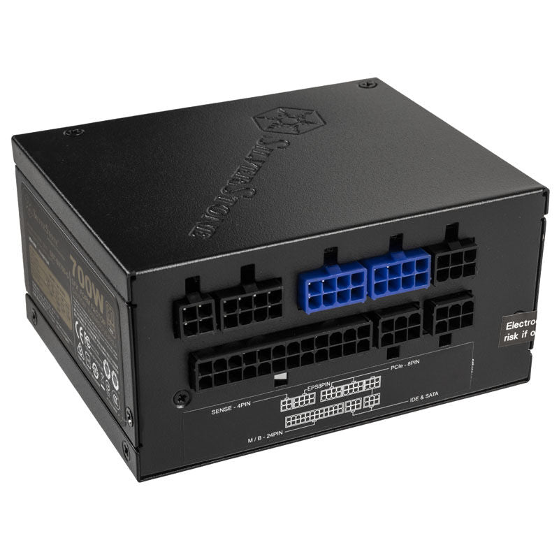 Detaljbilde av SilverStone SX700-G v1.1 SFX strømforsyning kabeltilkoblinger