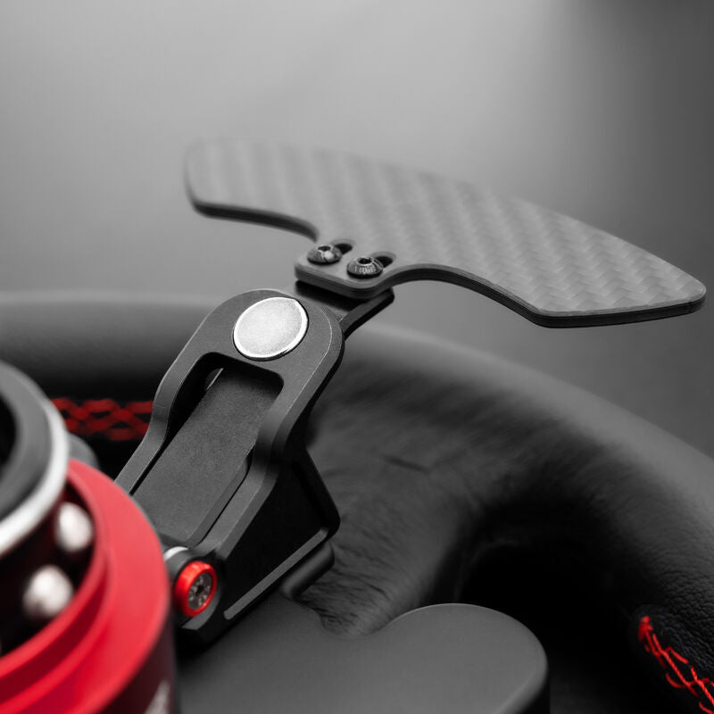 Nærbilde av knappene på Simagic GTS simracingratt