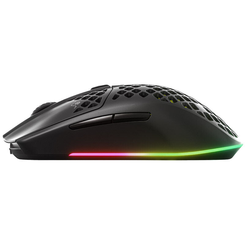 Nærbilde av knapper på SteelSeries Aerox 3 Wireless gamingmus