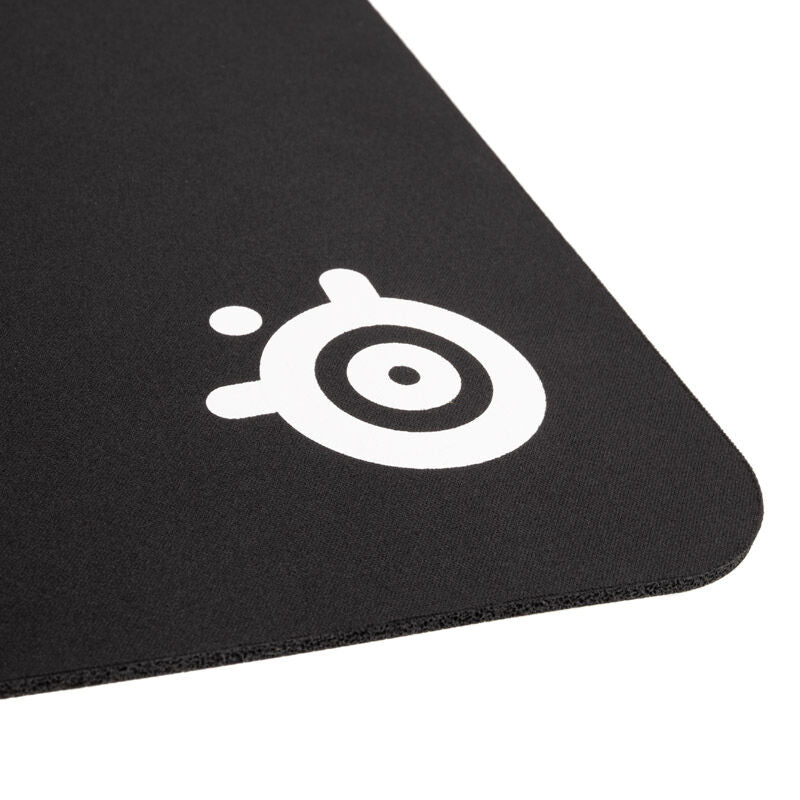 Nærbilde av gummiert underside på SteelSeries QcK Heavy XXL