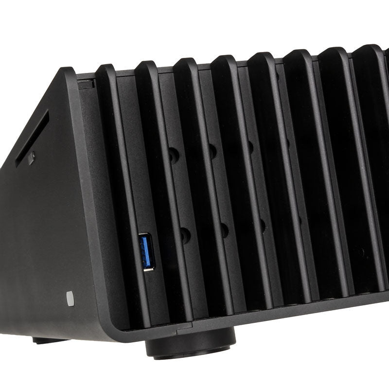 Nærbilde av aluminiumsoverflate på Streacom ST-FC10B Alpha vifteløs HTPC-kabinett aluminium svart