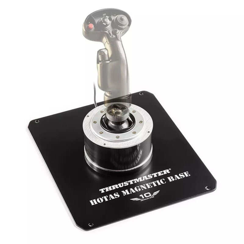 Nærbilde av kontrollknapper på Thrustmaster HOTAS Magnetic Base joystickbase