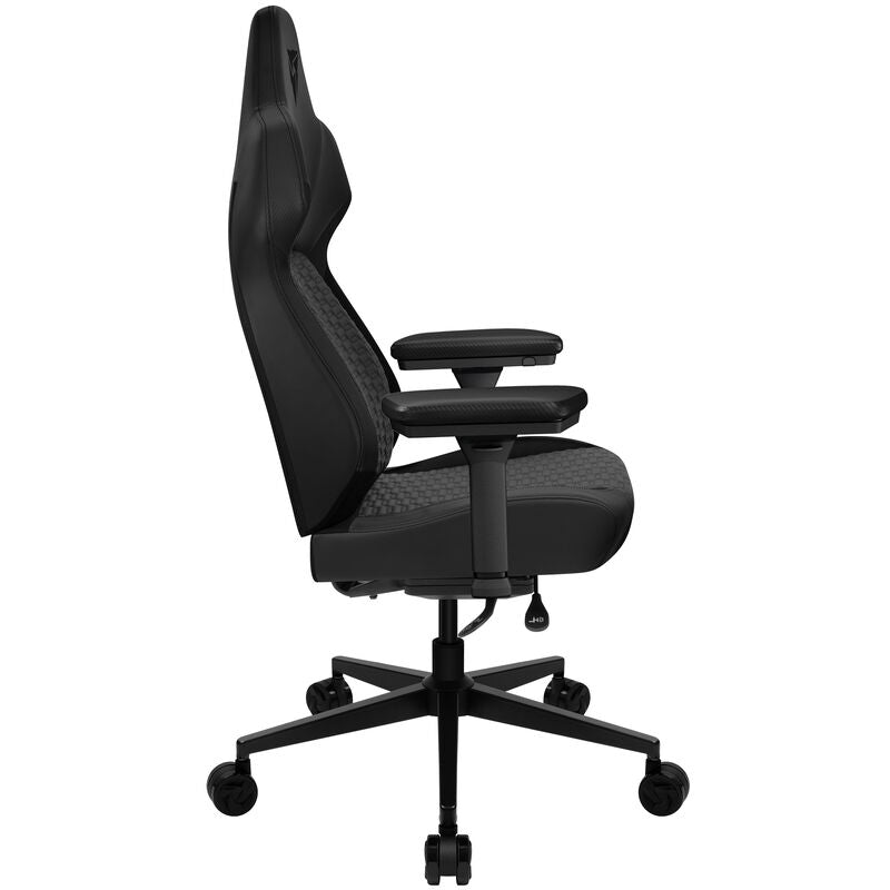 Montert ThunderX3 CORE Smart ergonomisk gamingstol svart i gamingrom