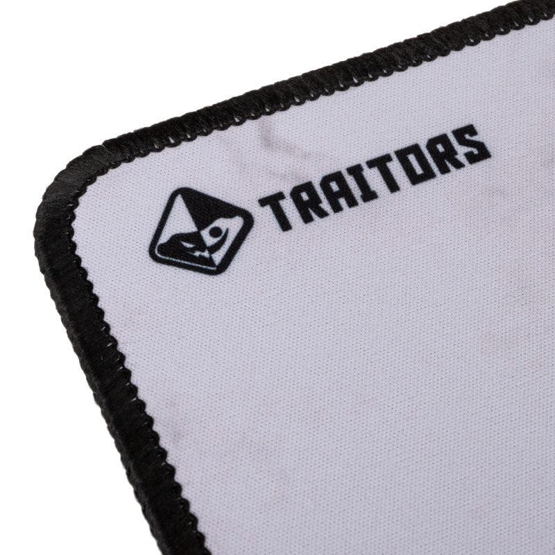 Traitors ETERNITY Speed musematte 355 x 253 mm hvit montert på skrivebord