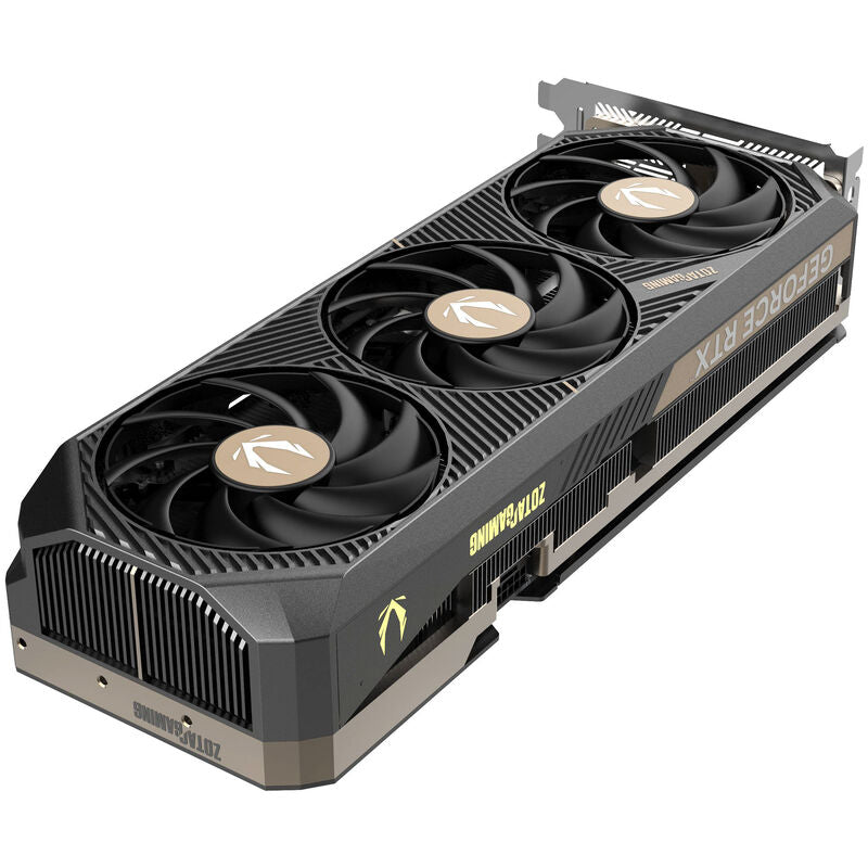 Nærbilde av kjølesystem på ZOTAC GAMING RTX 5080 Solid Core OC grafikkort